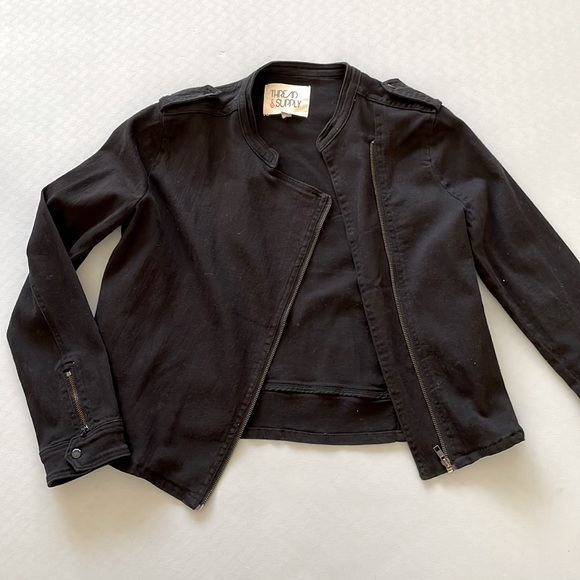 Women’s jacket - Picture 1 of 10